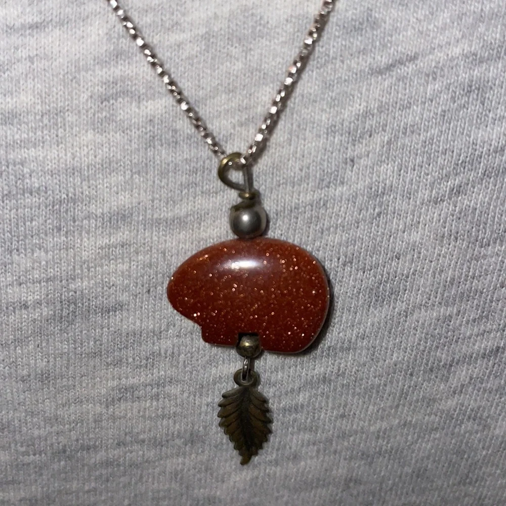 Vintage Sterling Silver Native American Bear Clan Pendant with SS feather. - Picture 2 of 4